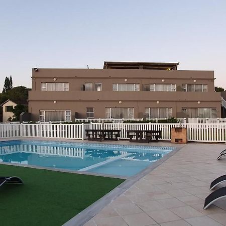 Falling Waters Guest House Маргит Экстерьер фото